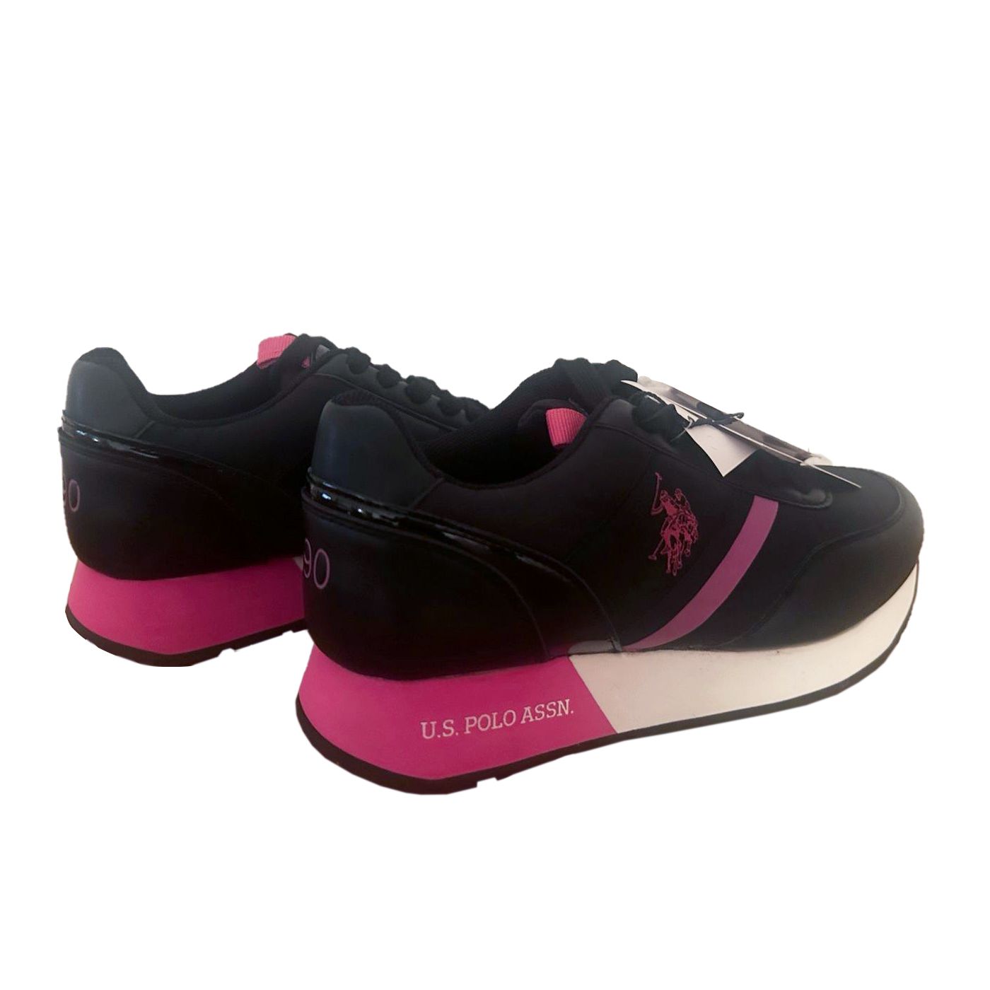 U.S. POLO ASSN. Chic Black Sneakers with Vibrant Fuchsia Accents